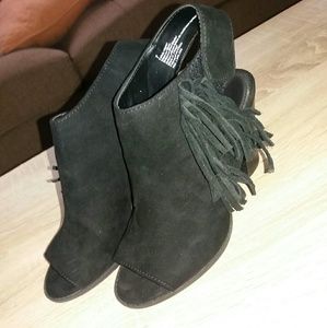 ♻Donating 8/12♻Open toe Fringe